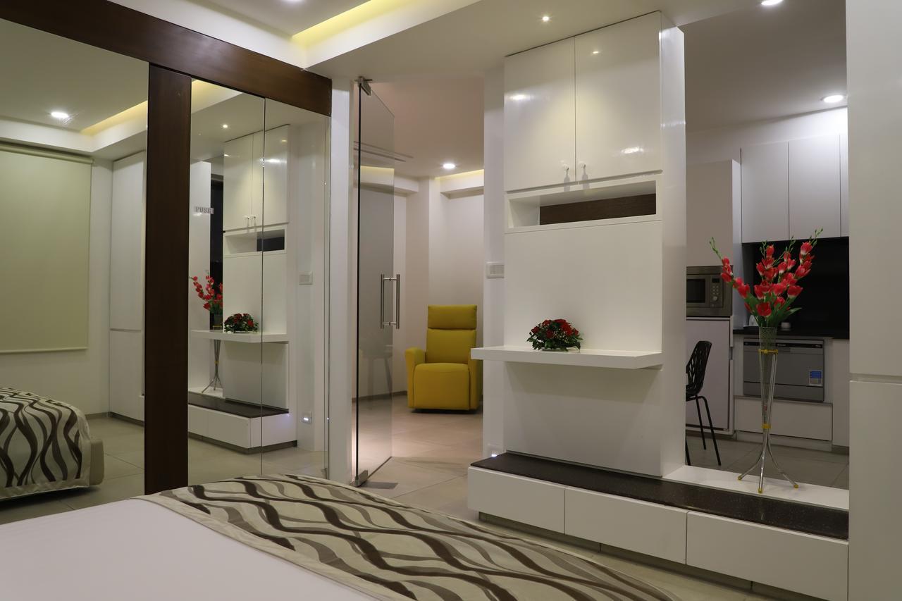 Ebony Residency Hotel Ahmedabad Exterior foto