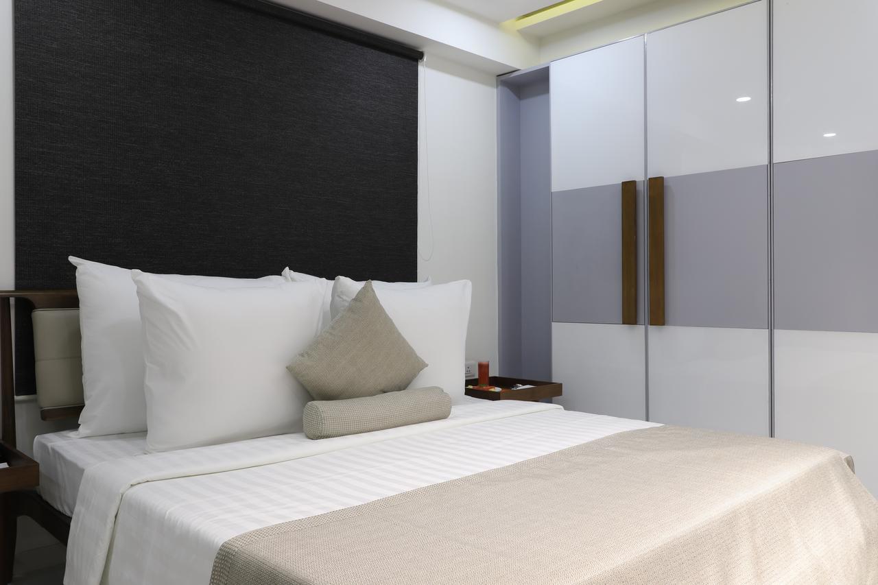 Ebony Residency Hotel Ahmedabad Exterior foto