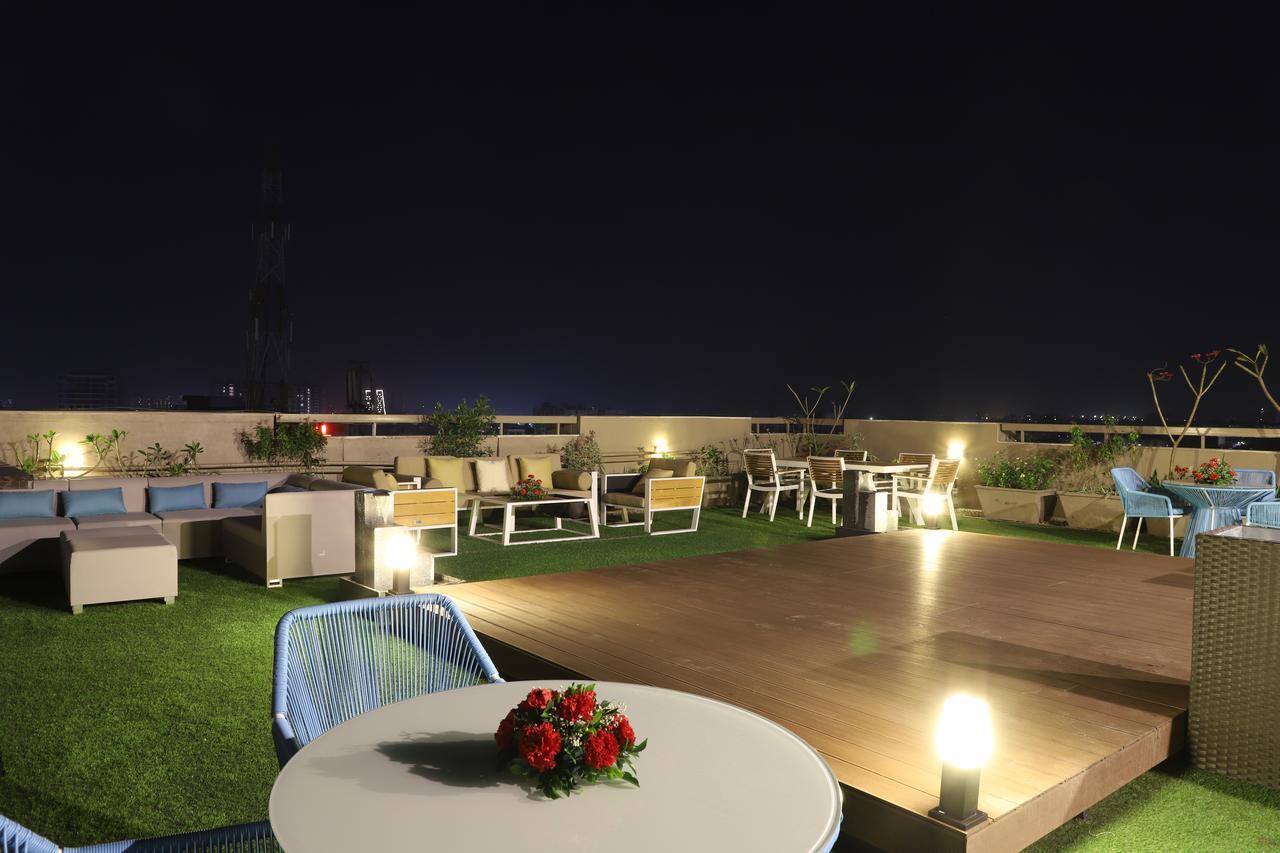Ebony Residency Hotel Ahmedabad Exterior foto