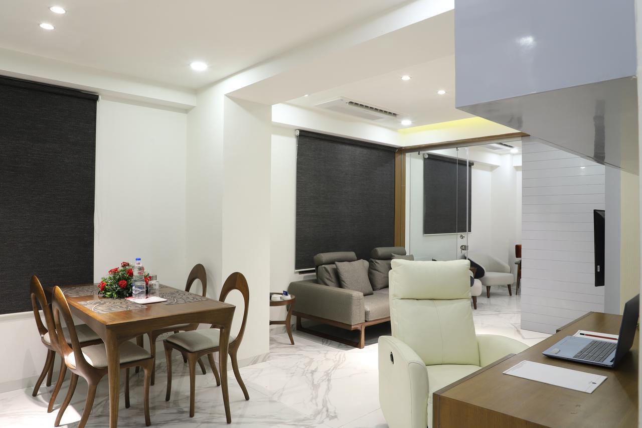 Ebony Residency Hotel Ahmedabad Exterior foto