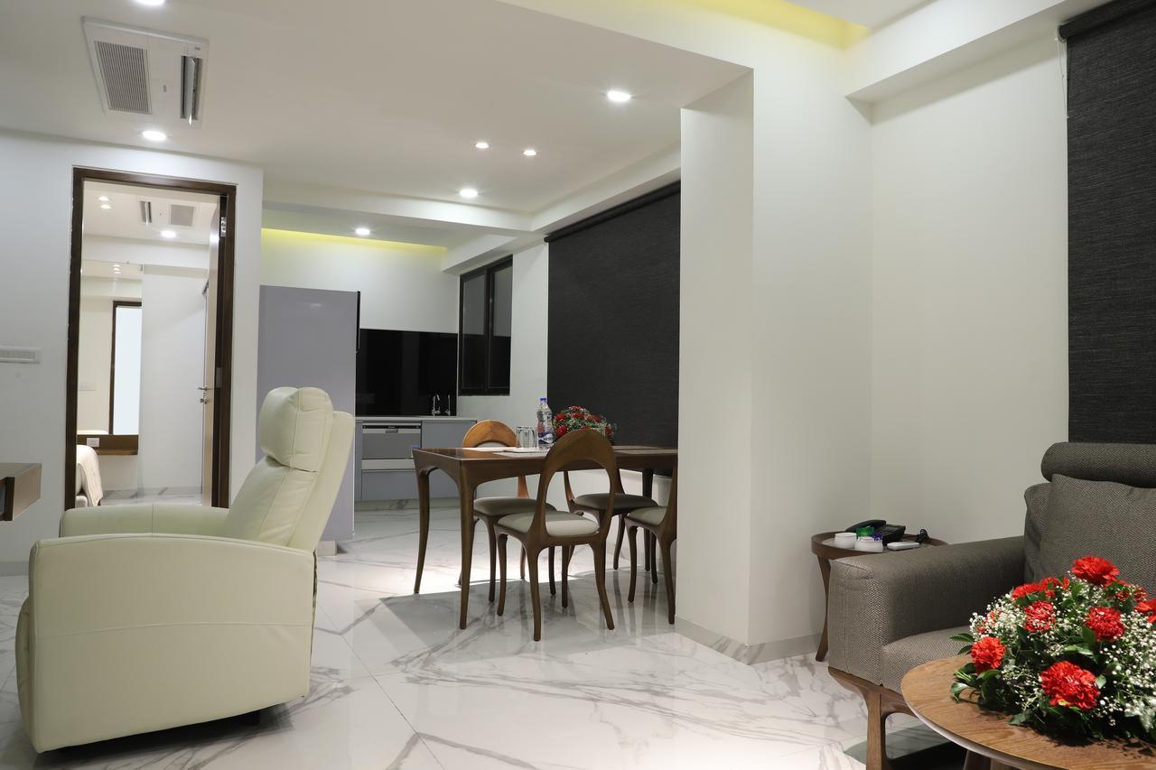 Ebony Residency Hotel Ahmedabad Exterior foto