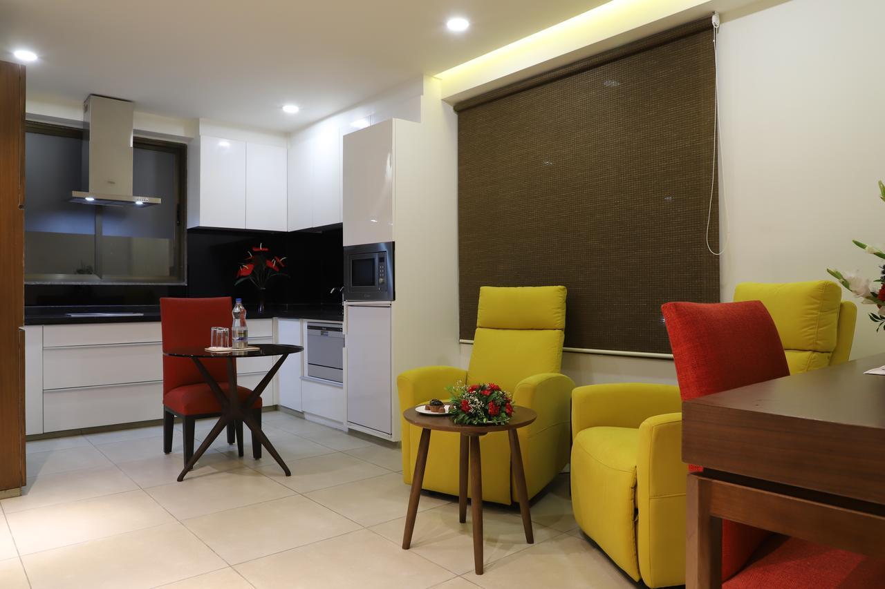 Ebony Residency Hotel Ahmedabad Exterior foto