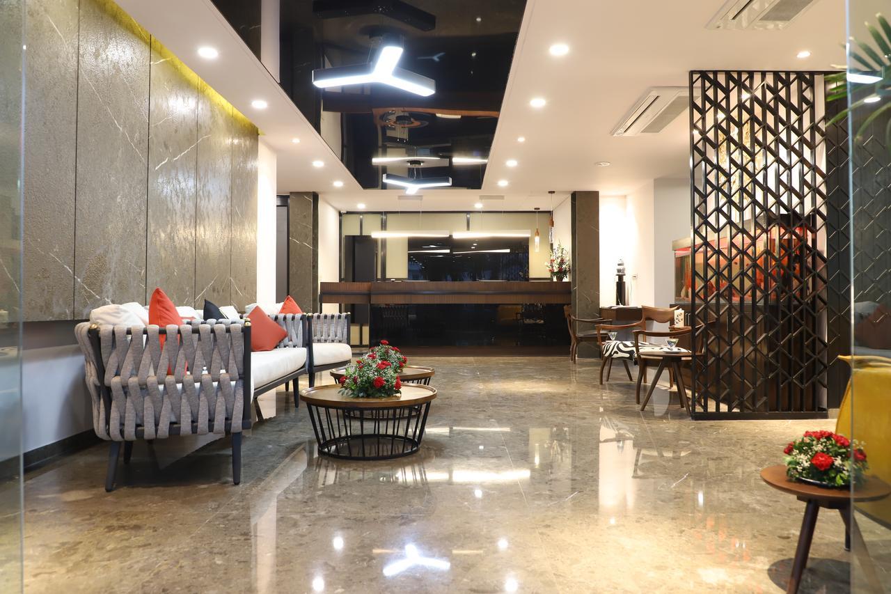 Ebony Residency Hotel Ahmedabad Exterior foto