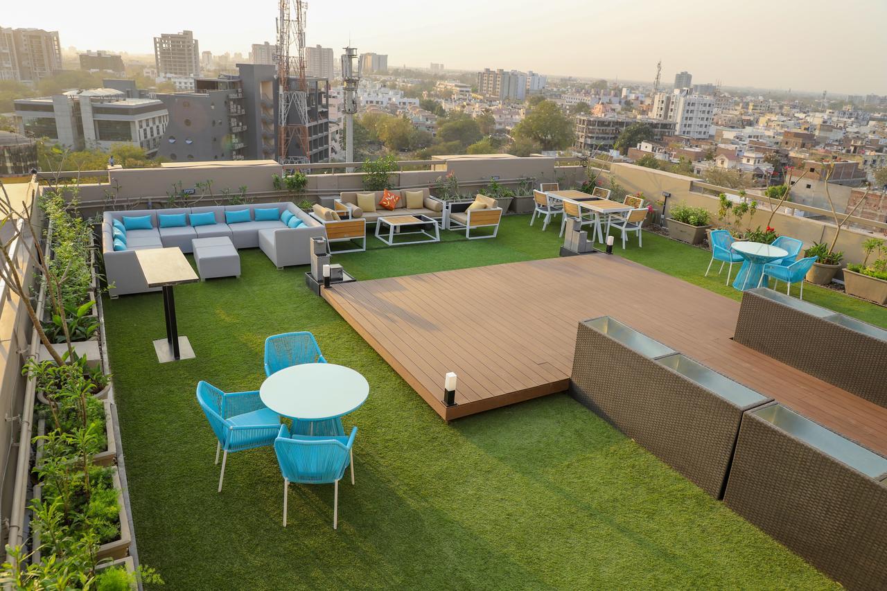 Ebony Residency Hotel Ahmedabad Exterior foto